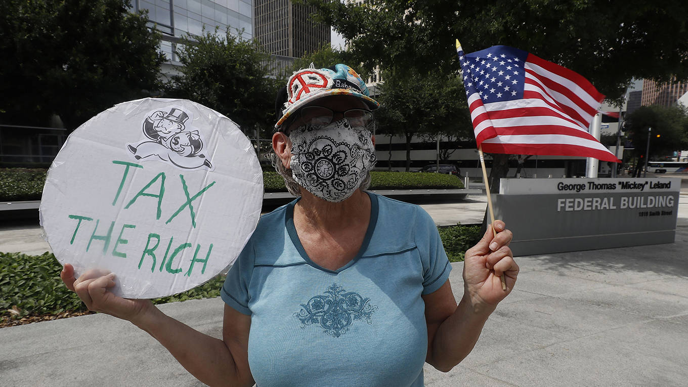 singer199_Bob LeveyGetty Images for MoveOn_taxrich