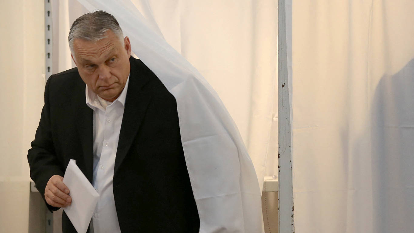 szikra2_FERENC ISZAAFP via Getty Images_orban voting