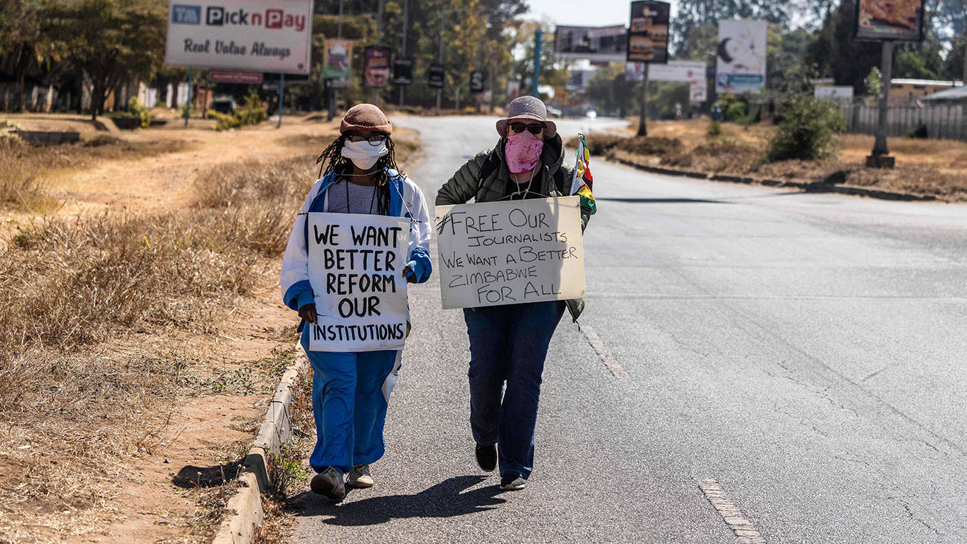 mutasah3_ZINYANGE AUNTONYAFP via Getty Images_zimbabweprotestcorruption