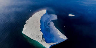 tmoon1_KEREM YUCELAFP via Getty Images_ice sheet