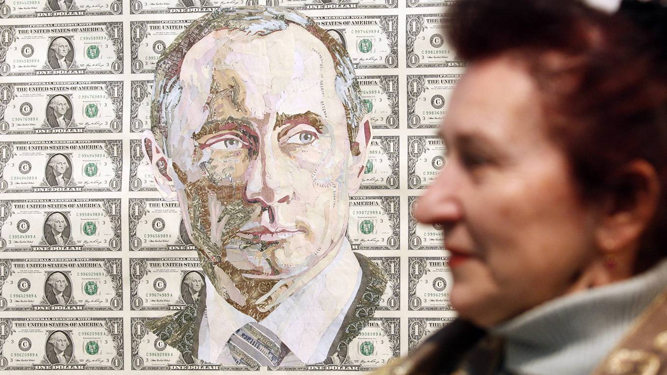 khrushcheva117_VLADIMIR SINDEYEVAFPGettyImages_putinmoneyposter