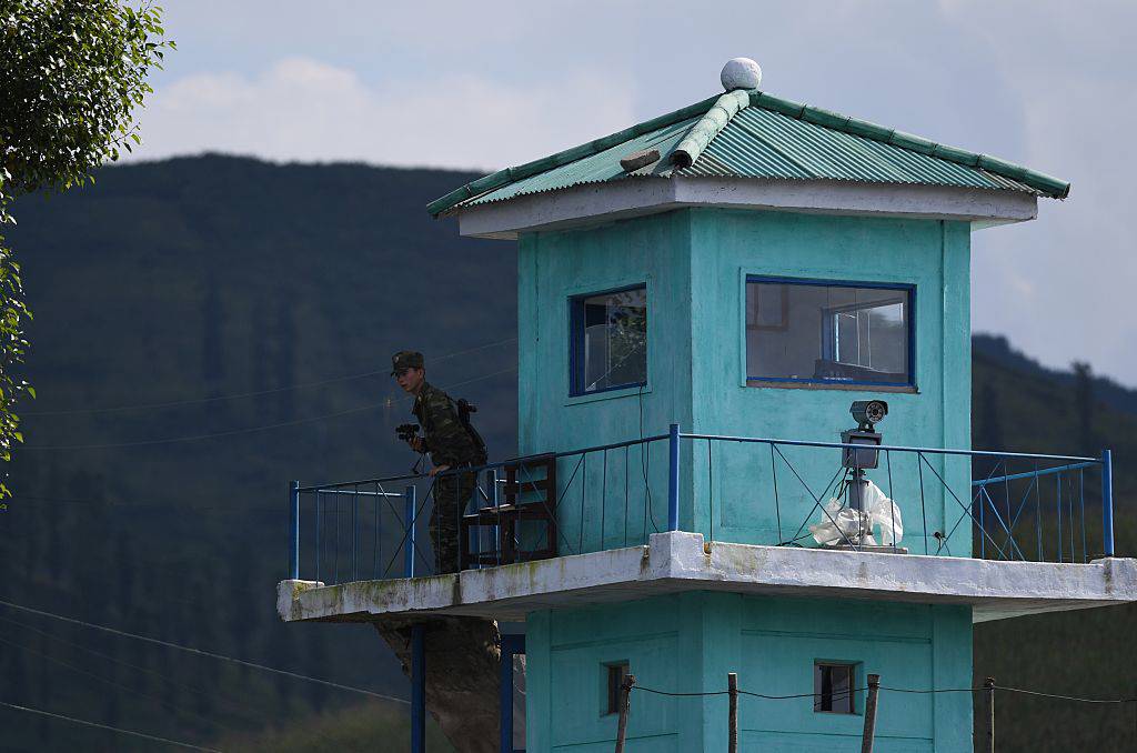 North Korean guarding Chinese border