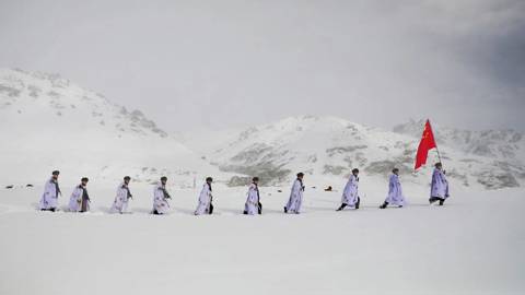 chellaney136_CostfotoBarcroft Media via Getty Images_china army himalayas