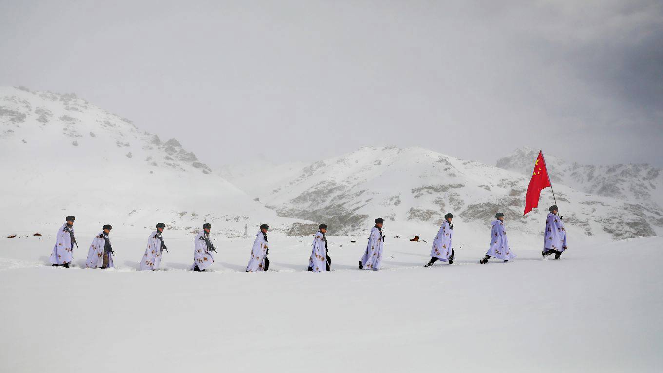 chellaney136_CostfotoBarcroft Media via Getty Images_himalaya de l'armée de Chine