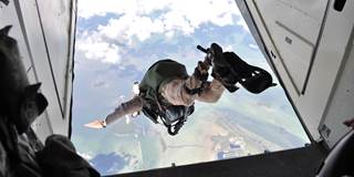 Skydive plane freefall risk