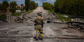 bildt101_DIMITAR DILKOFFAFP via Getty Images_ukrainerussiawar
