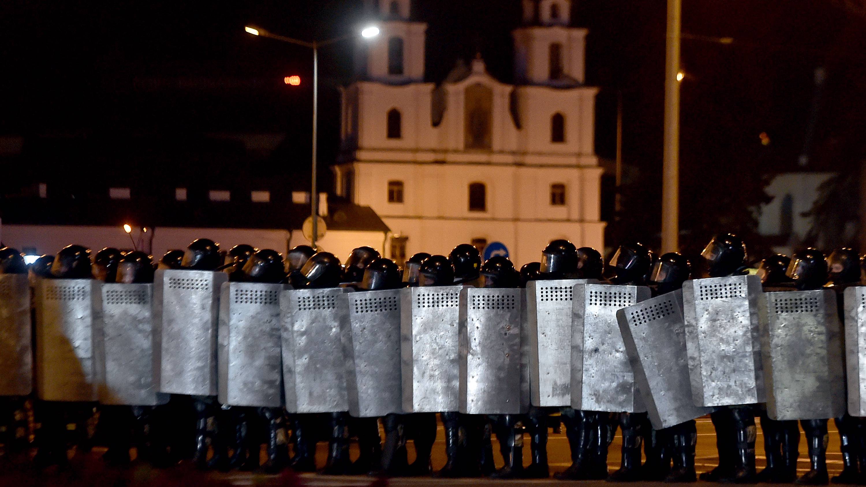 sierakowski62_SERGEI GAPONAFP via Getty Images_belarusprotestpolice