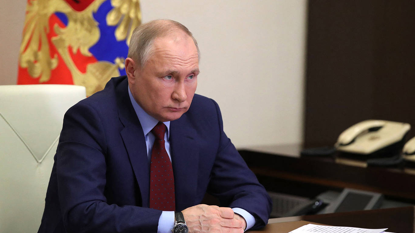 barfi23_MIKHAIL KLIMENTYEVSPUTNIKAFP via Getty Images_putin coup fantasy