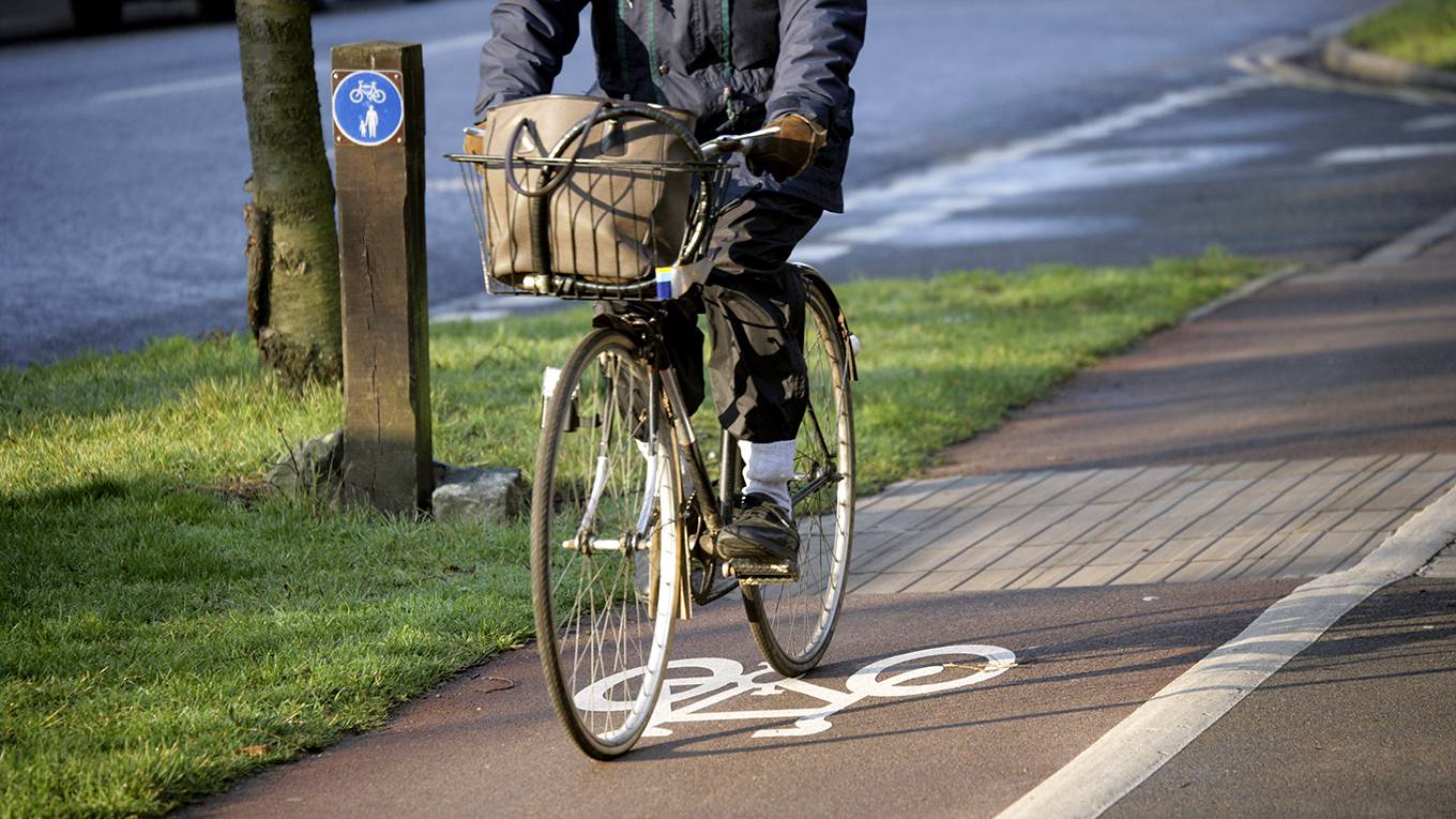 rodriguesbezerra1_Damian GillieConstruction PhotographyAvalonGetty Images_bikelane