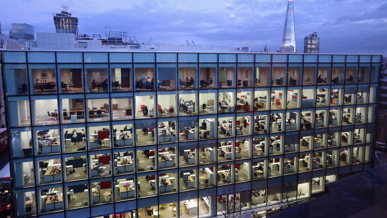 rodrik177_Oli ScarffGetty Images_office workers