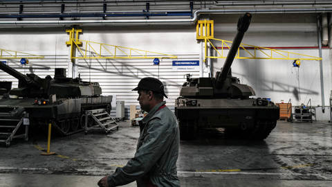 sikorski7_OLIVIER CHASSIGNOLEAFP via Getty Images_europetankproduction