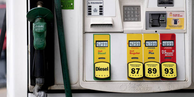 roubini163_STEFANI REYNOLDSAFP via Getty Images_gas prices