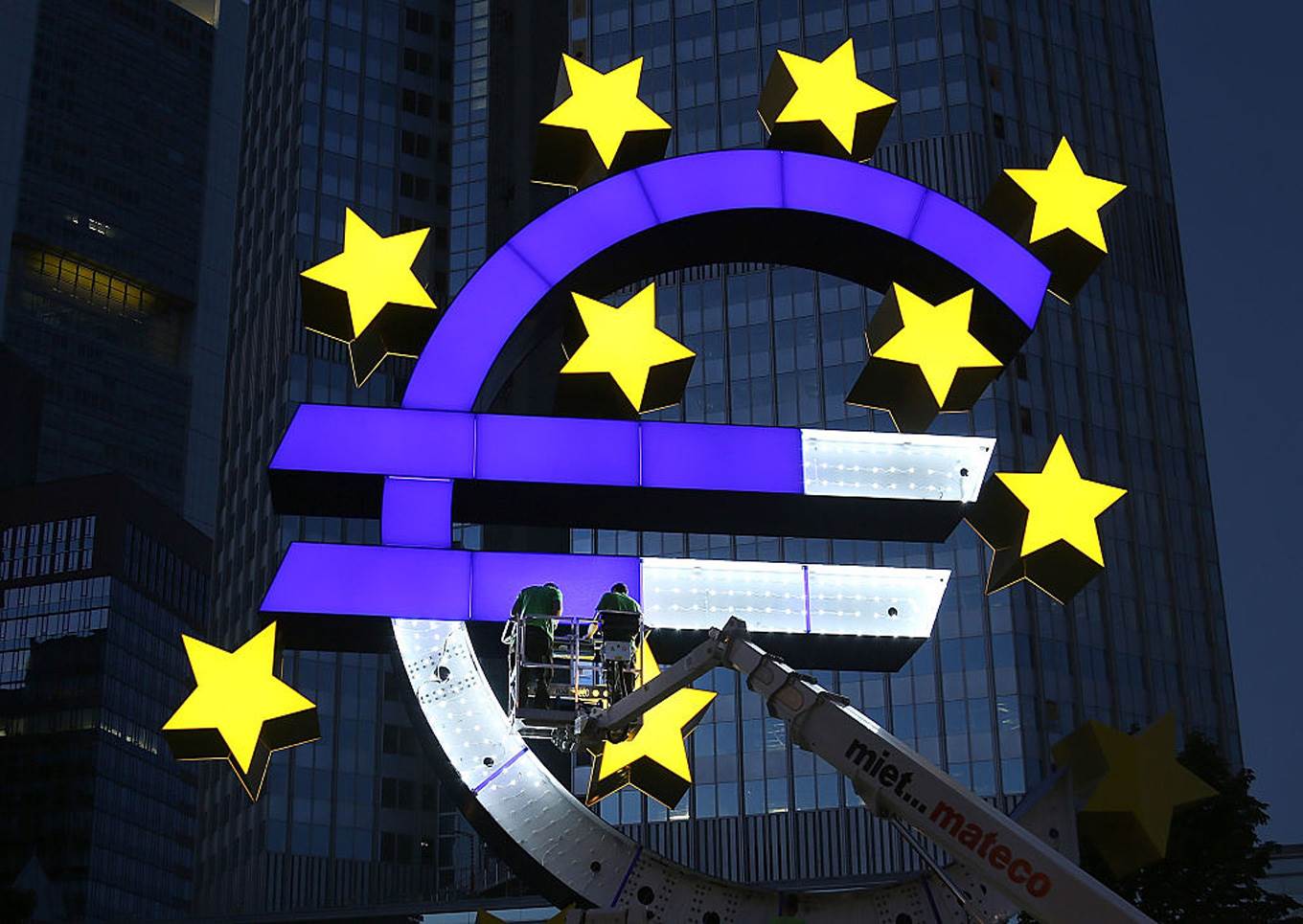 eu sculpture frankfurt