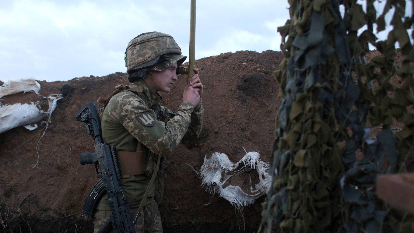 sierakowski72_STRAFP via Getty Images_soldier donbas