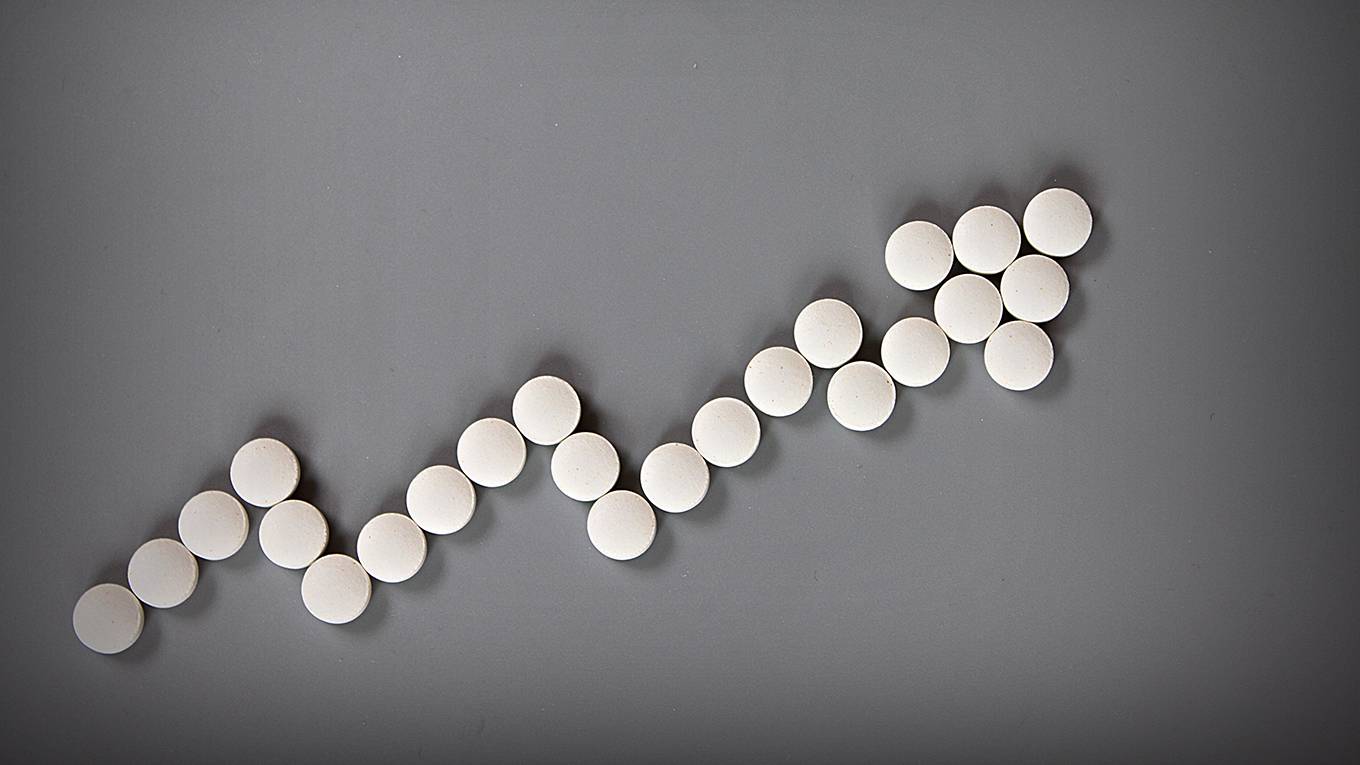 feldman1_sureepornGettyImages_pillsrisinggraph