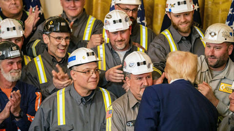 op_mkurz4_Andrew ThomasMiddle East ImagesAFPGettyImages_donald_trump_miners_coal_industry_order
