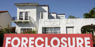 shiller53_Jeffrey GreenbergUniversal Images Group via Getty Images_foreclose house