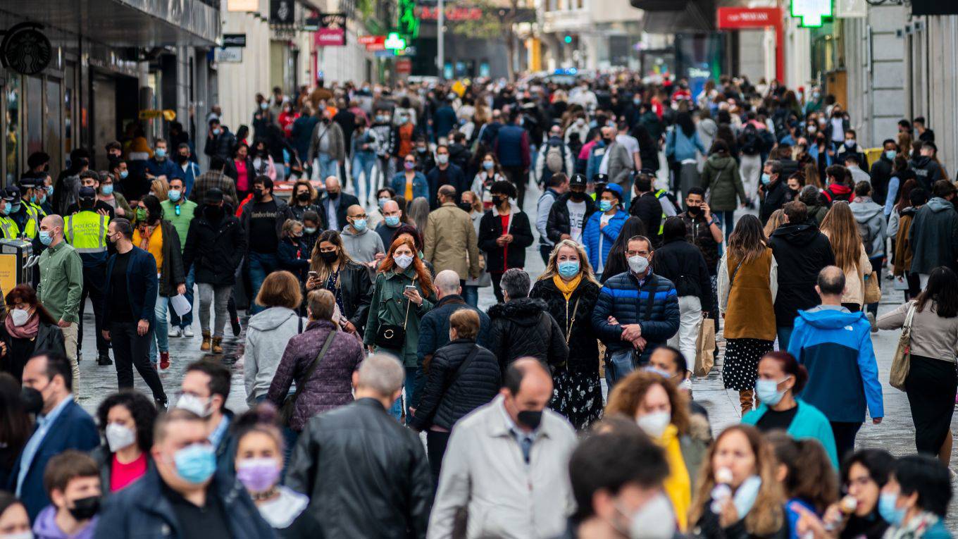 oneill93_Marcos del MazoLightRocket via Getty Images_shoppers street