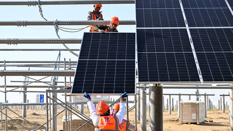 jhall1_Li ZhipengXinhuaGettyImages_solar_panel_project_china
