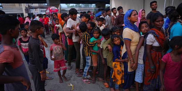 mody33_Shivam KhannaPacific PressLightRocket via Getty Images_india poverty