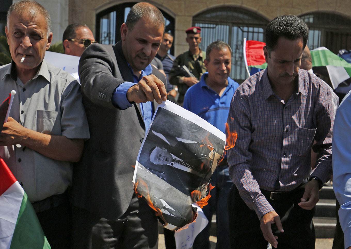 anti-trump protest iran