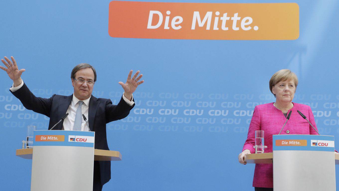 jjoffe3_Popowullstein bild via Getty Images_laschet merkel
