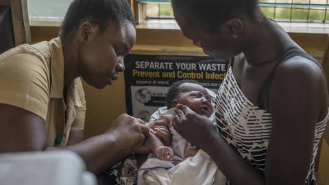 donini1_CRISTINA ALDEHUELAAFP via Getty Images_malariavaccine