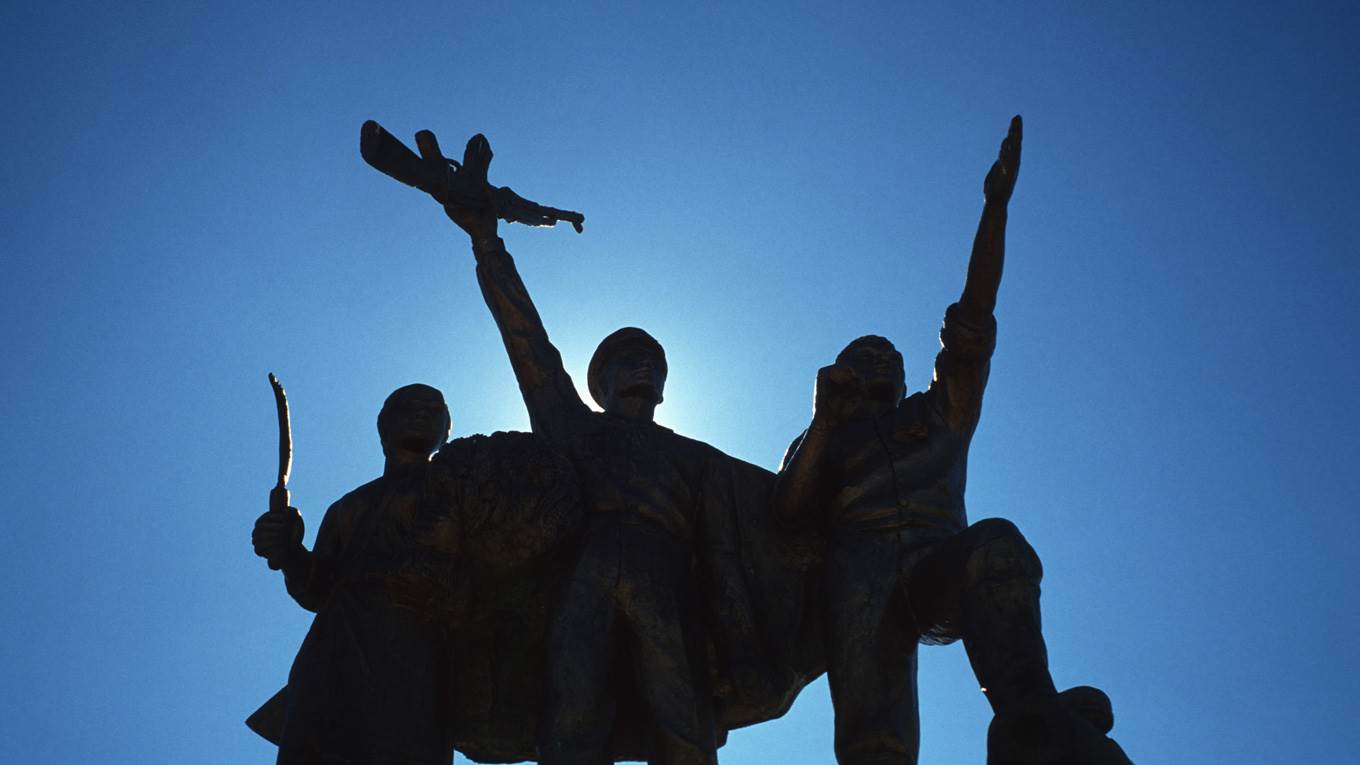 communism propoganda statue