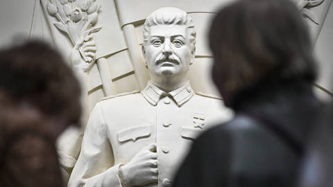 khrushcheva194_Alexander NemenovAFPGettyImages_taganskaya_metro_restalinization
