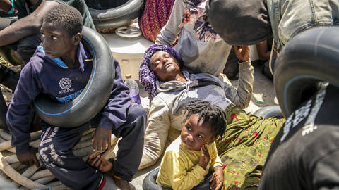 adebajo17_Yassine GaidiAnadolu AgencyGettyImages_migrants_stopped_by_tunisian_national_guard