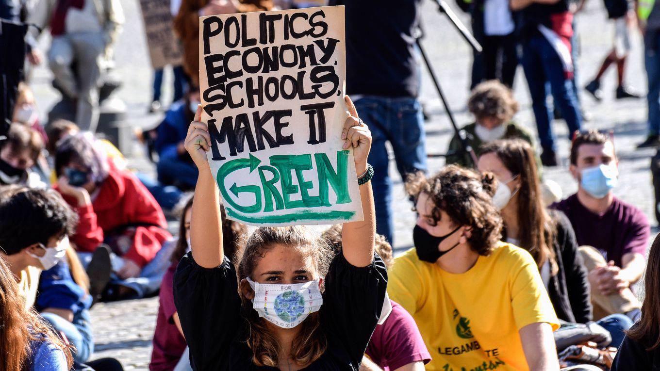 fayolle2_Vincenzo NuzzoleseSOPA ImagesLightRocket via Getty Images_climate protest Rome