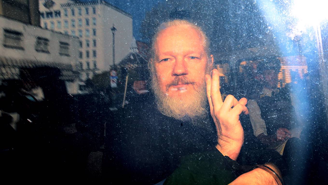 varoufakis53_ Jack TaylorGetty Images_assange