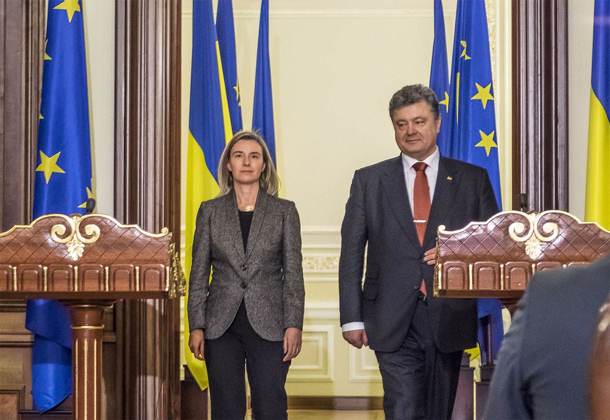 Petro Poroshenko, Federica Mogherini