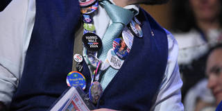 velasco156_Alex WroblewskiGettyImages_dnc_harris_buttons