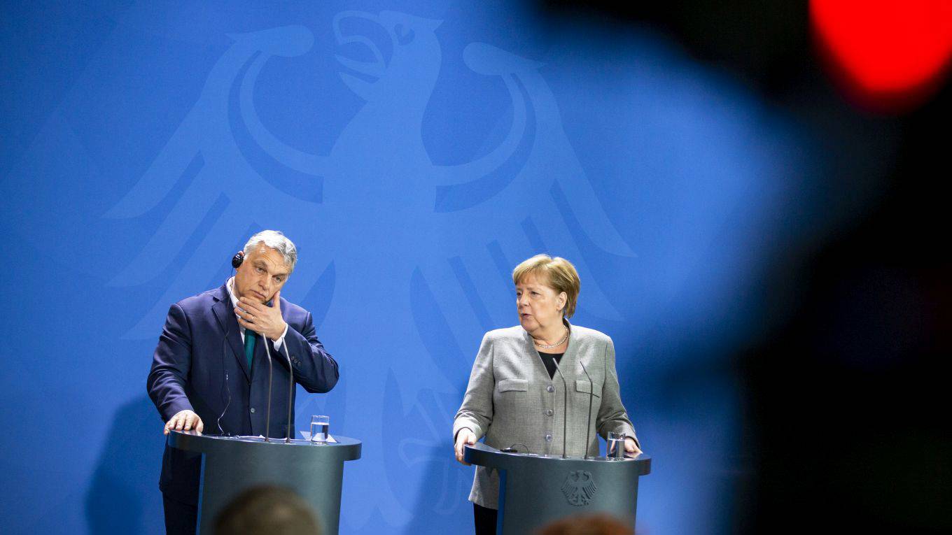 soros117_Emmanuele ContiniNurPhoto via Getty Images_orban merkel