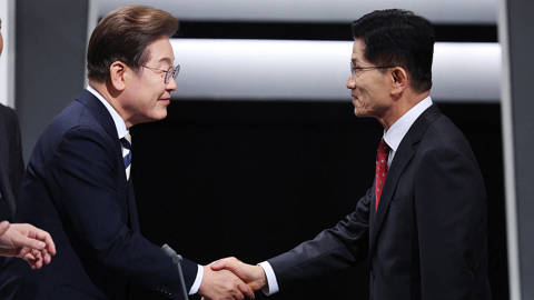 lee56_KIM HONG-JIPOOLAFP via Getty Images_southkoreaelection