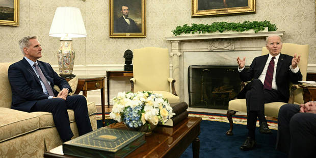 strain13_BRENDAN SMIALOWSKIAFP via Getty Images_bidenmccarthy