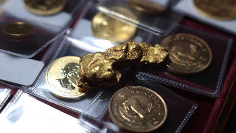 hirschelburns1_JustinSullivanGettyImages_gold