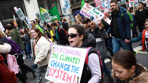 barnier4_David CliffNurPhoto via Getty Images_climate protest