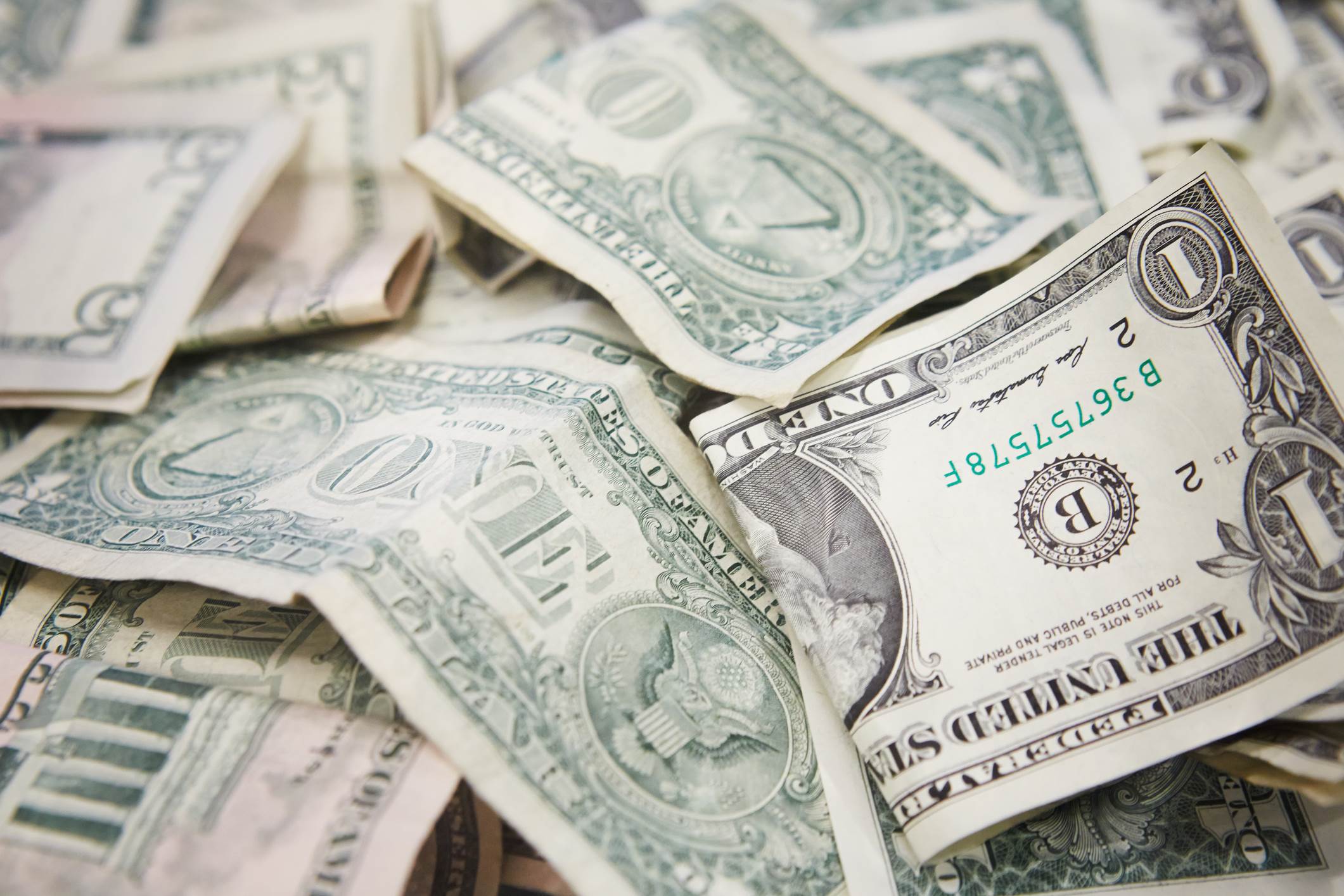 reinhart15_Adam Drobiec_EyeEm_Getty Images_dollar notes