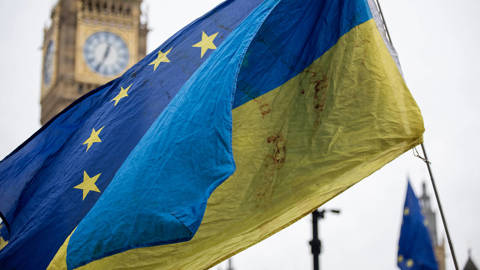 gros193_SOPA ImagesGettyImages_eu_ukraine_flags_big_ben