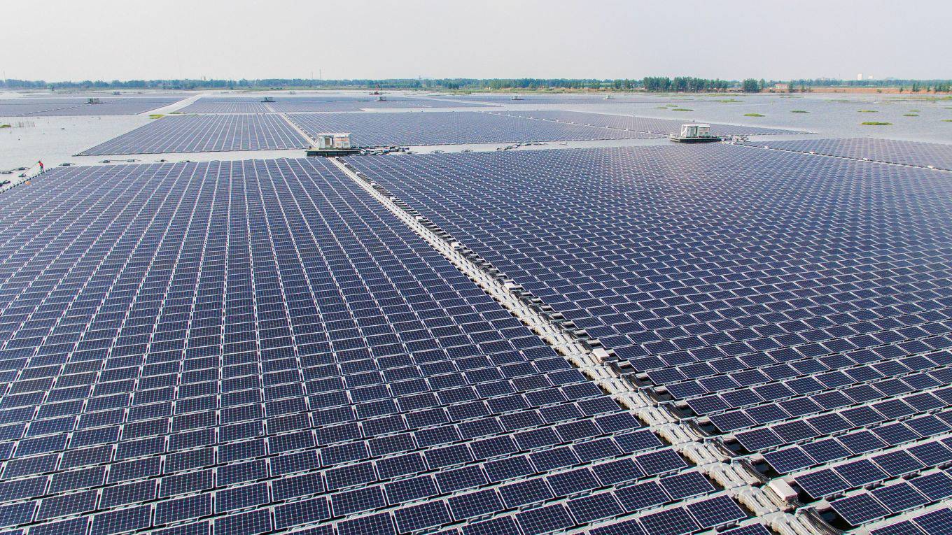 loh3_AFP via Getty Images_solar panels china