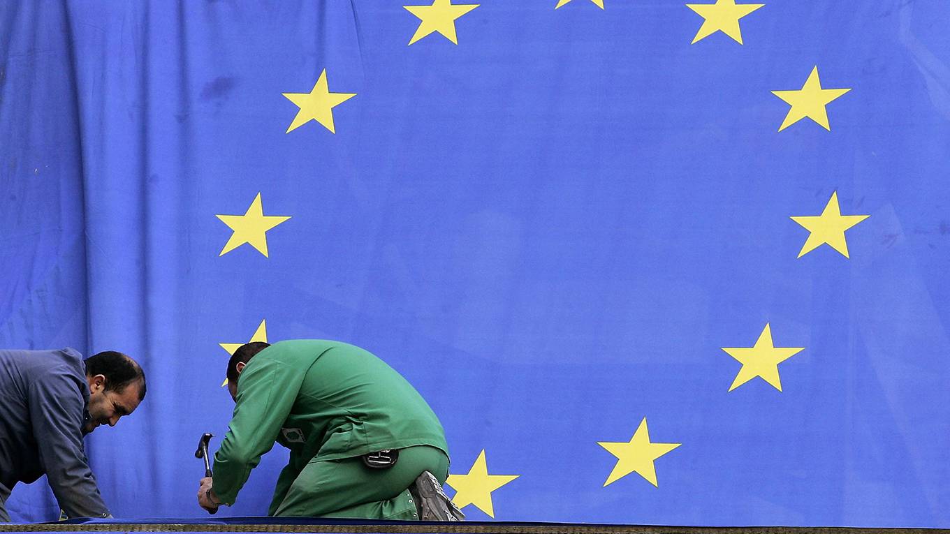 pisaniferry97_GERARD CERLESAFPGetty Images_eu flag