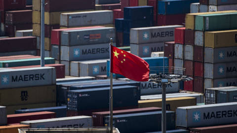 roach178_Johannes EiseleAFPGettyImages_chinese_port_flag