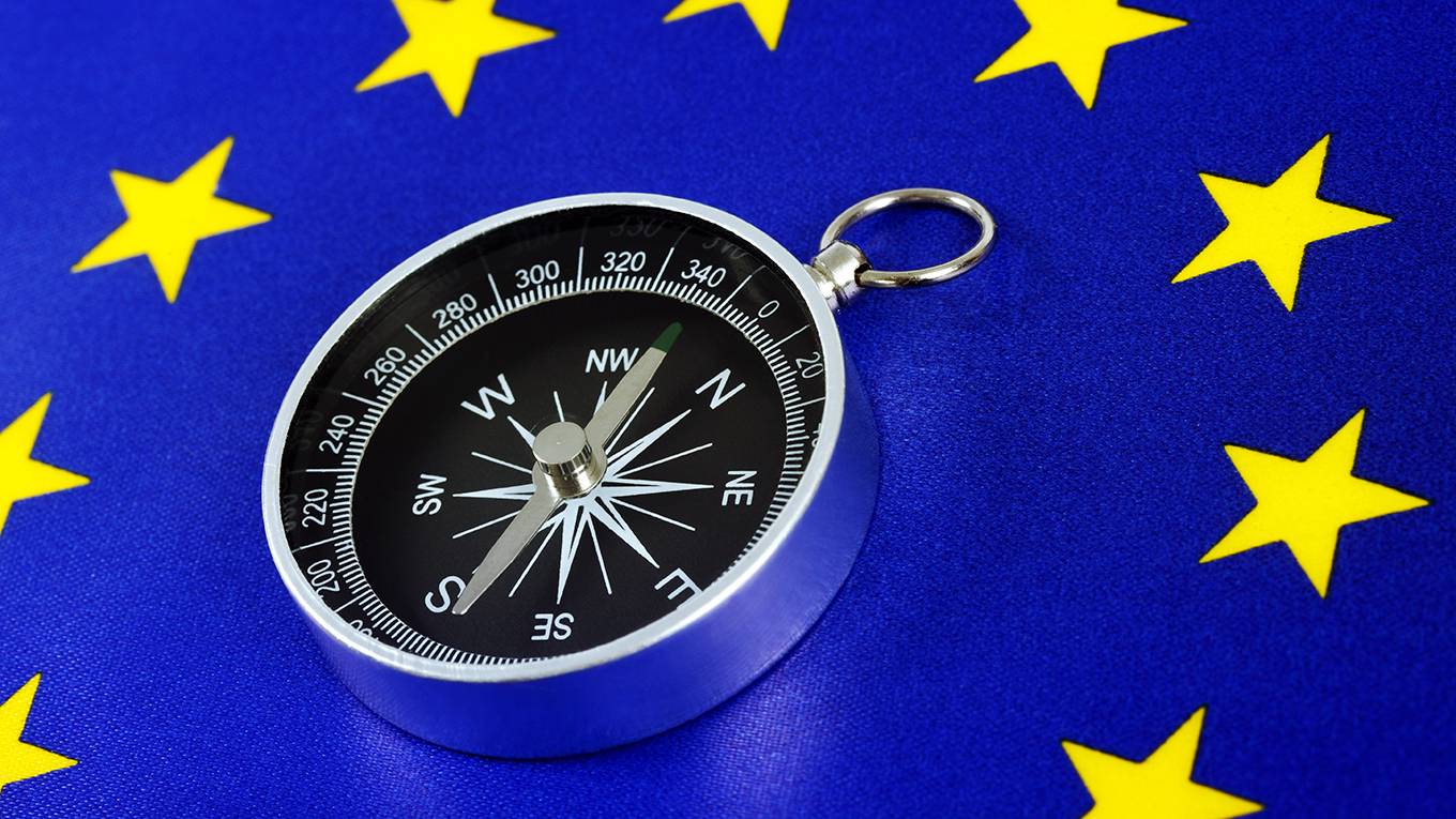 barnier5_GettyImages_EUflagcompass