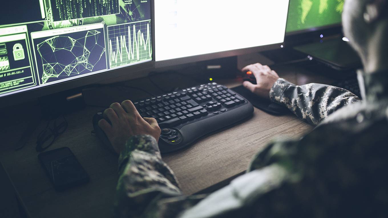 nye195_GettyImages_soldiercomputerintelligence