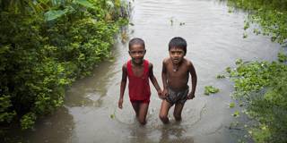 bloomberg3_Zakir Hossain Chowdhury  Barcro via Getty Images_bangladeshchildwater