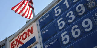 roubini162_Win McNameeGetty Images_gasprices