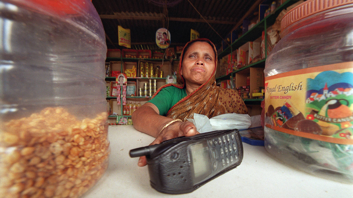 asadullah9_JEWEL SAMADAFP via Getty Images_bangladesh phone