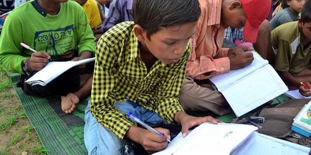 India children slum school